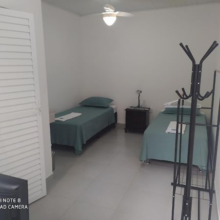 Pousada Casa Verde - Quartos Individuais - Smart Tv 32 - E Banheiro Privativo Apartment Itajaí Exterior foto