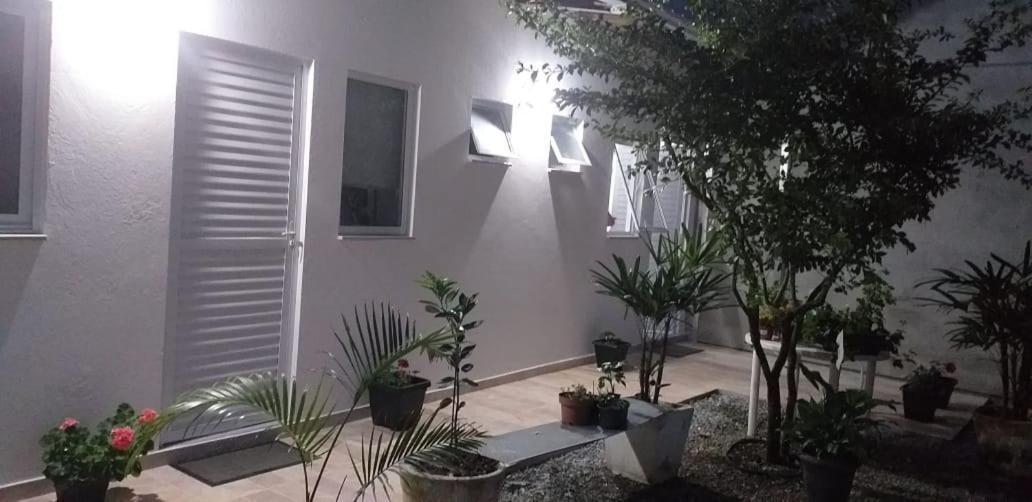 Pousada Casa Verde - Quartos Individuais - Smart Tv 32 - E Banheiro Privativo Apartment Itajaí Exterior foto