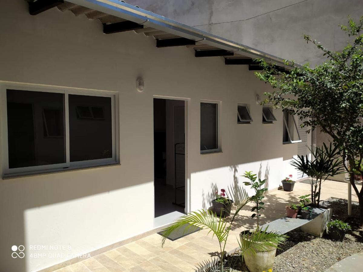 Pousada Casa Verde - Quartos Individuais - Smart Tv 32 - E Banheiro Privativo Apartment Itajaí Exterior foto