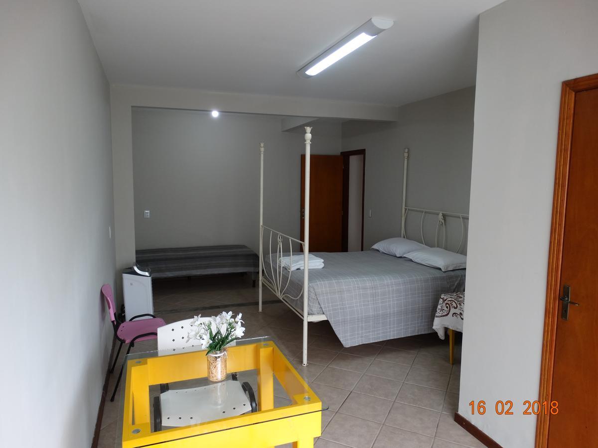 Pousada Casa Verde - Quartos Individuais - Smart Tv 32 - E Banheiro Privativo Apartment Itajaí Exterior foto