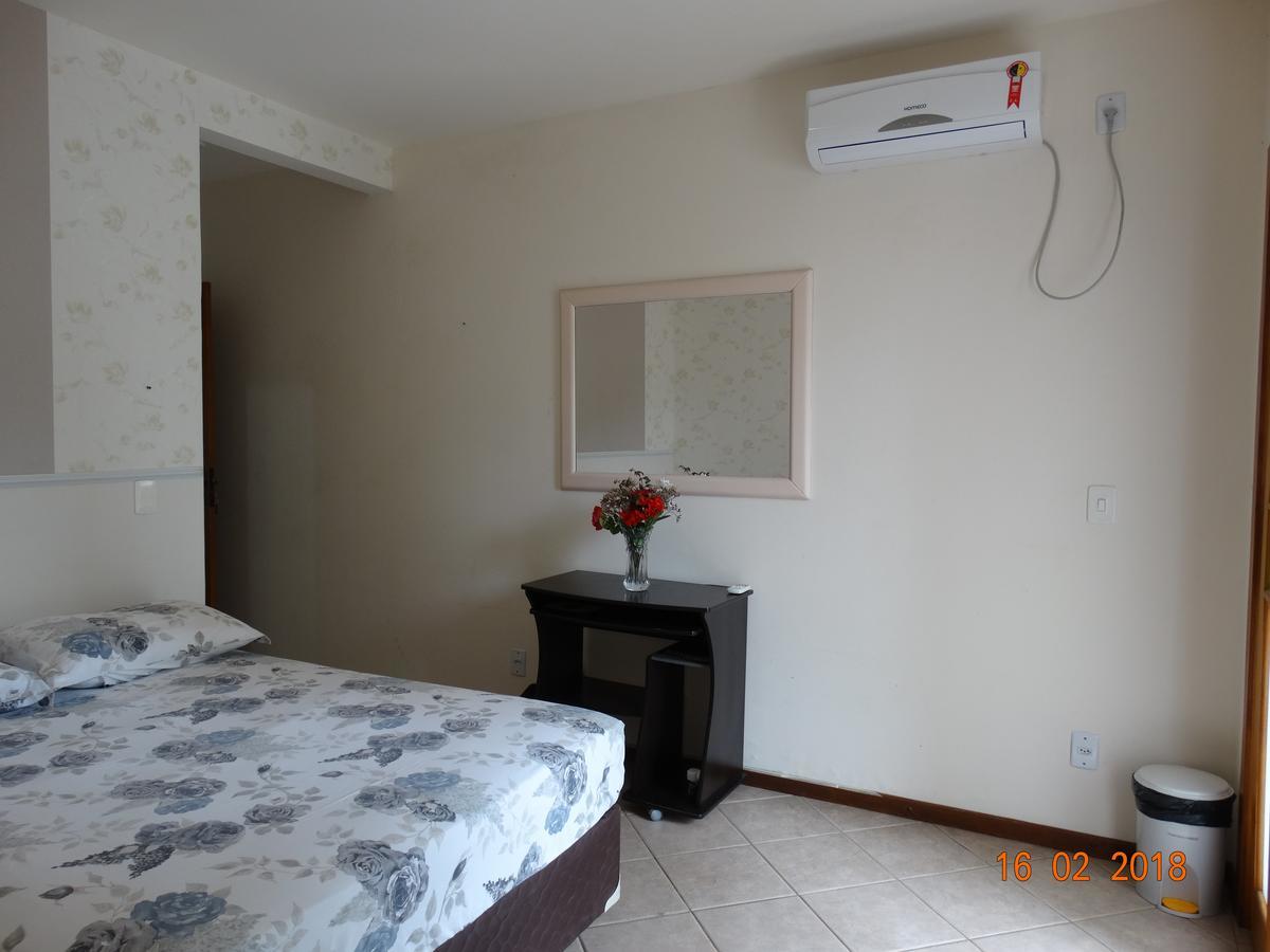 Pousada Casa Verde - Quartos Individuais - Smart Tv 32 - E Banheiro Privativo Apartment Itajaí Exterior foto