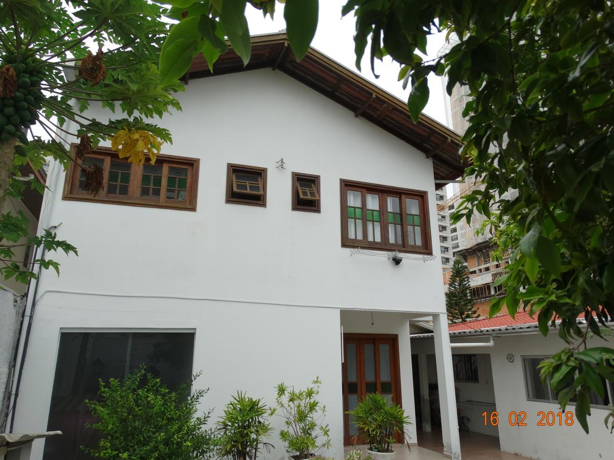 Pousada Casa Verde - Quartos Individuais - Smart Tv 32 - E Banheiro Privativo Apartment Itajaí Exterior foto