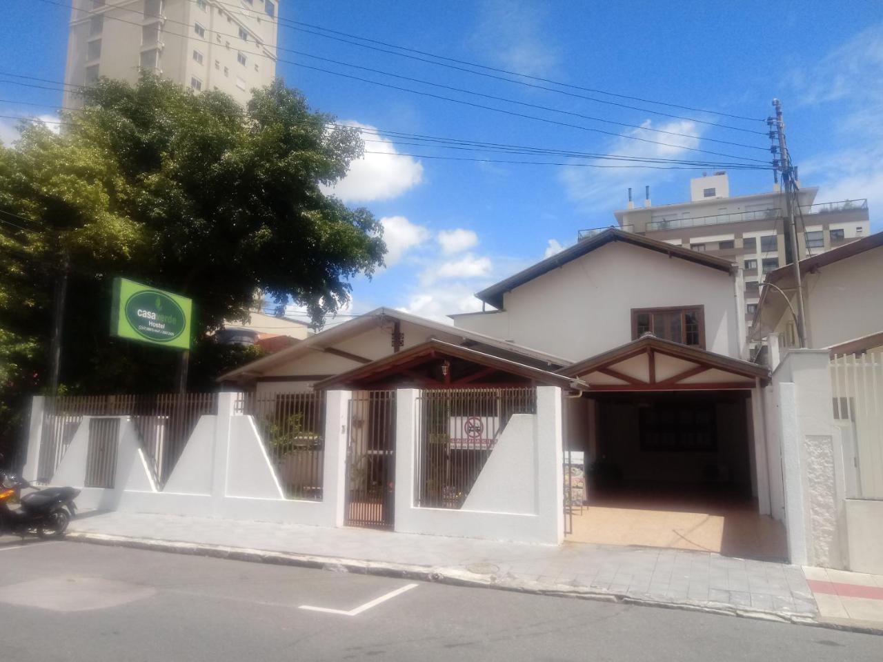 Pousada Casa Verde - Quartos Individuais - Smart Tv 32 - E Banheiro Privativo Apartment Itajaí Exterior foto